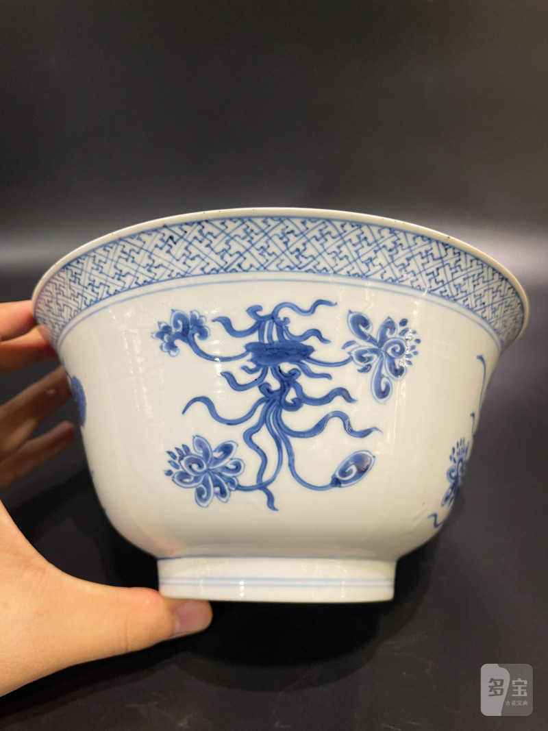 清康熙 青花一束莲纹大碗 - 图3